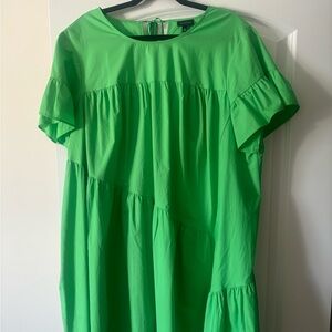 1x green ruffled dress who what wear. New without tags.